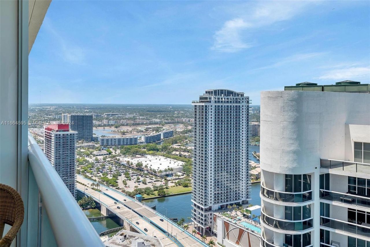 1830 S Ocean Dr, Unit 4709, Hallandale Beach, FL 33009 Photo