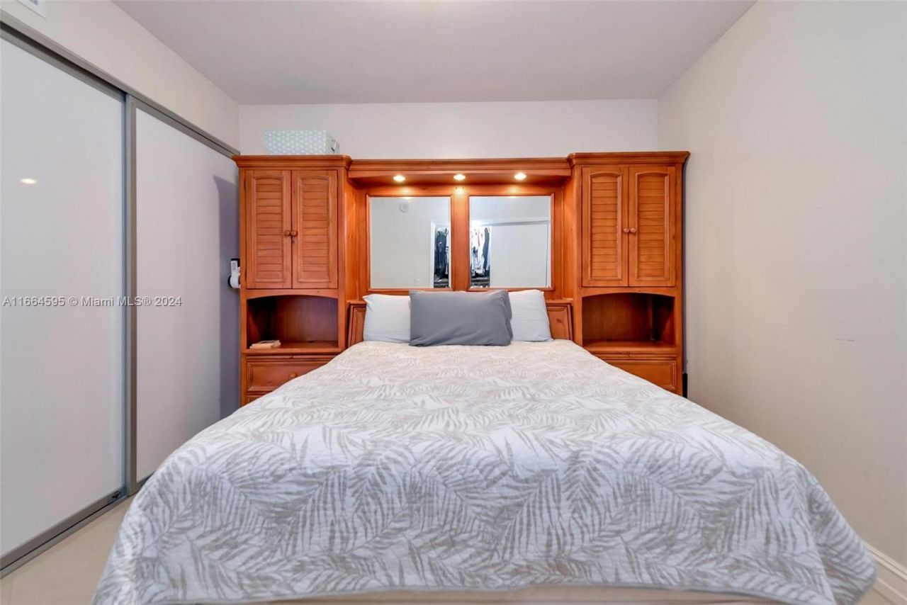 1830 S Ocean Dr, Unit 4709, Hallandale Beach, FL 33009 Photo