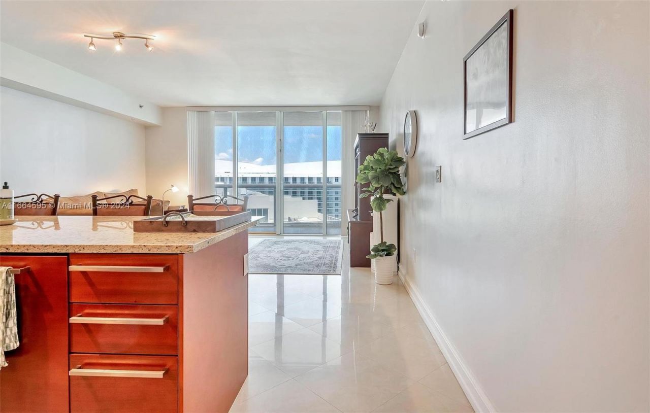1830 S Ocean Dr, Unit 4709, Hallandale Beach, FL 33009 Photo