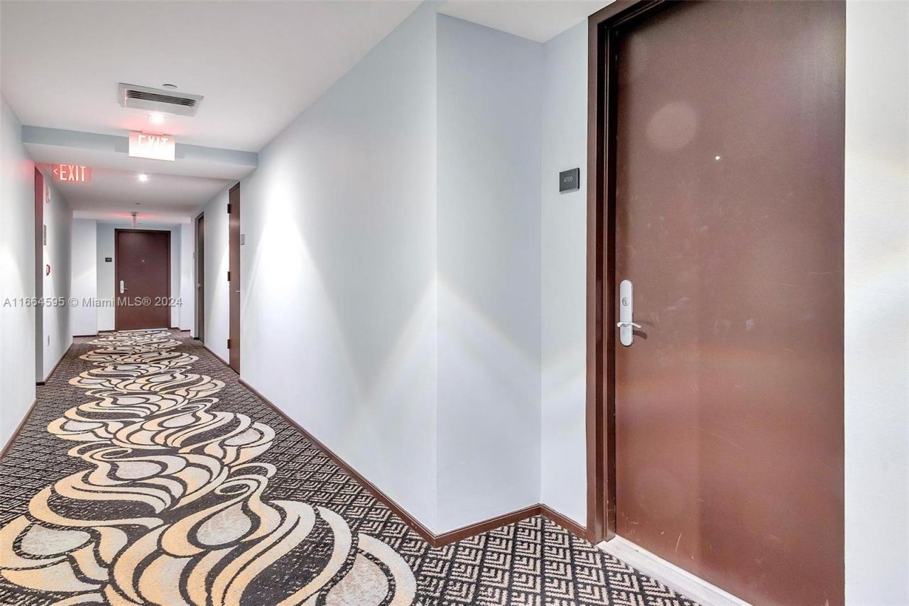 1830 S Ocean Dr, Unit 4709, Hallandale Beach, FL 33009 Photo