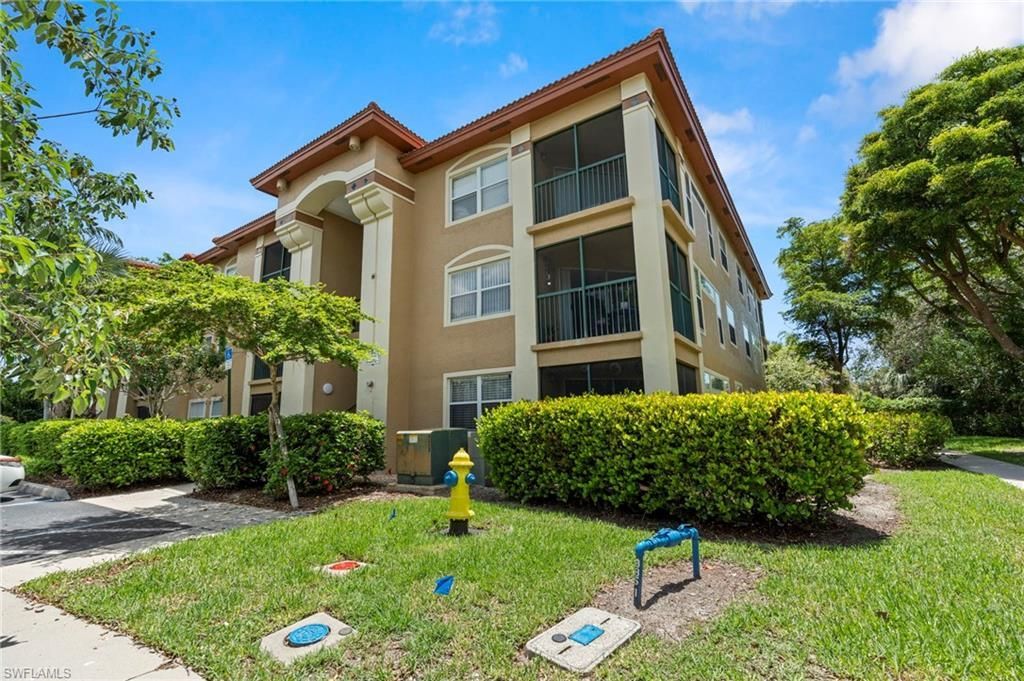 8851 Colonnades Ct W, Unit 128, Bonita Springs, FL 34135 Photo