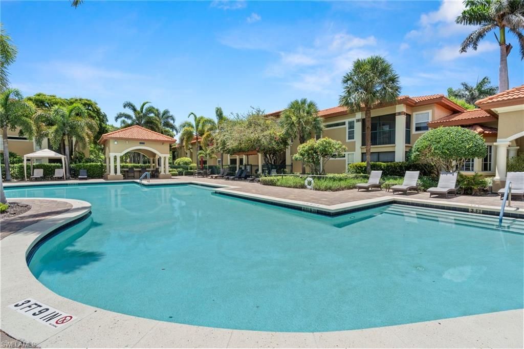 8851 Colonnades Ct W, Unit 128, Bonita Springs, FL 34135 Photo