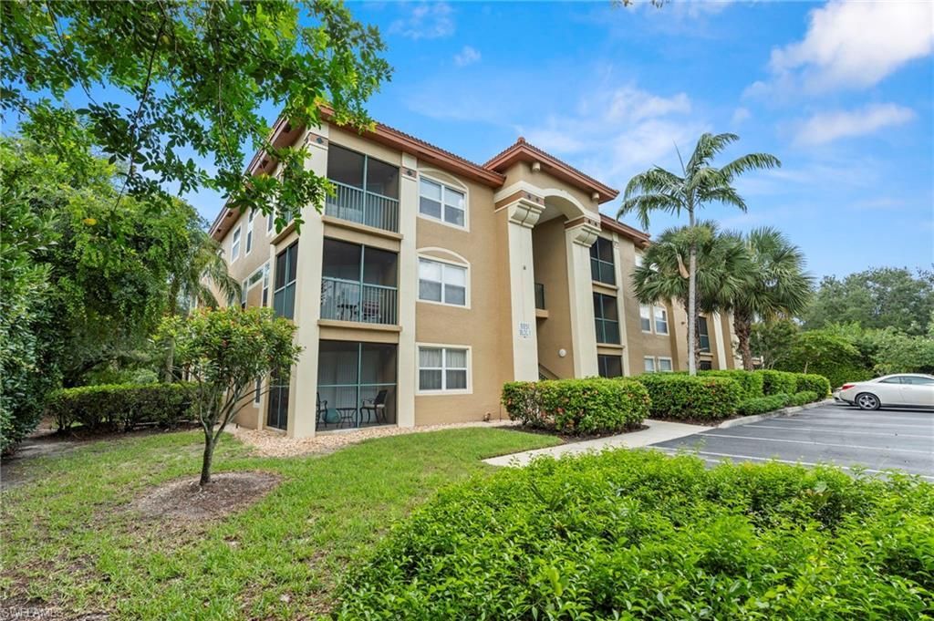 8851 Colonnades Ct W, Unit 128, Bonita Springs, FL 34135 Photo