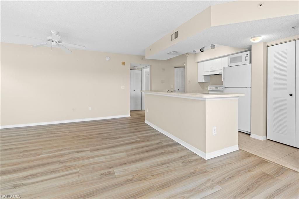 8851 Colonnades Ct W, Unit 128, Bonita Springs, FL 34135 Photo