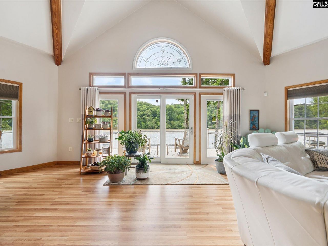 887 Living Waters Photo 13