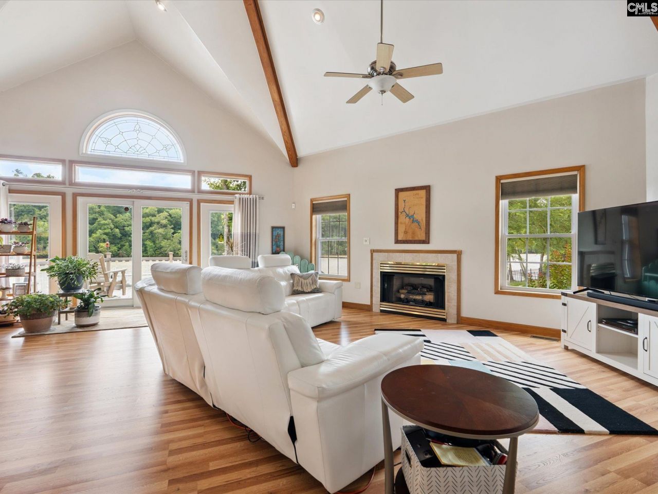 887 Living Waters Photo 14