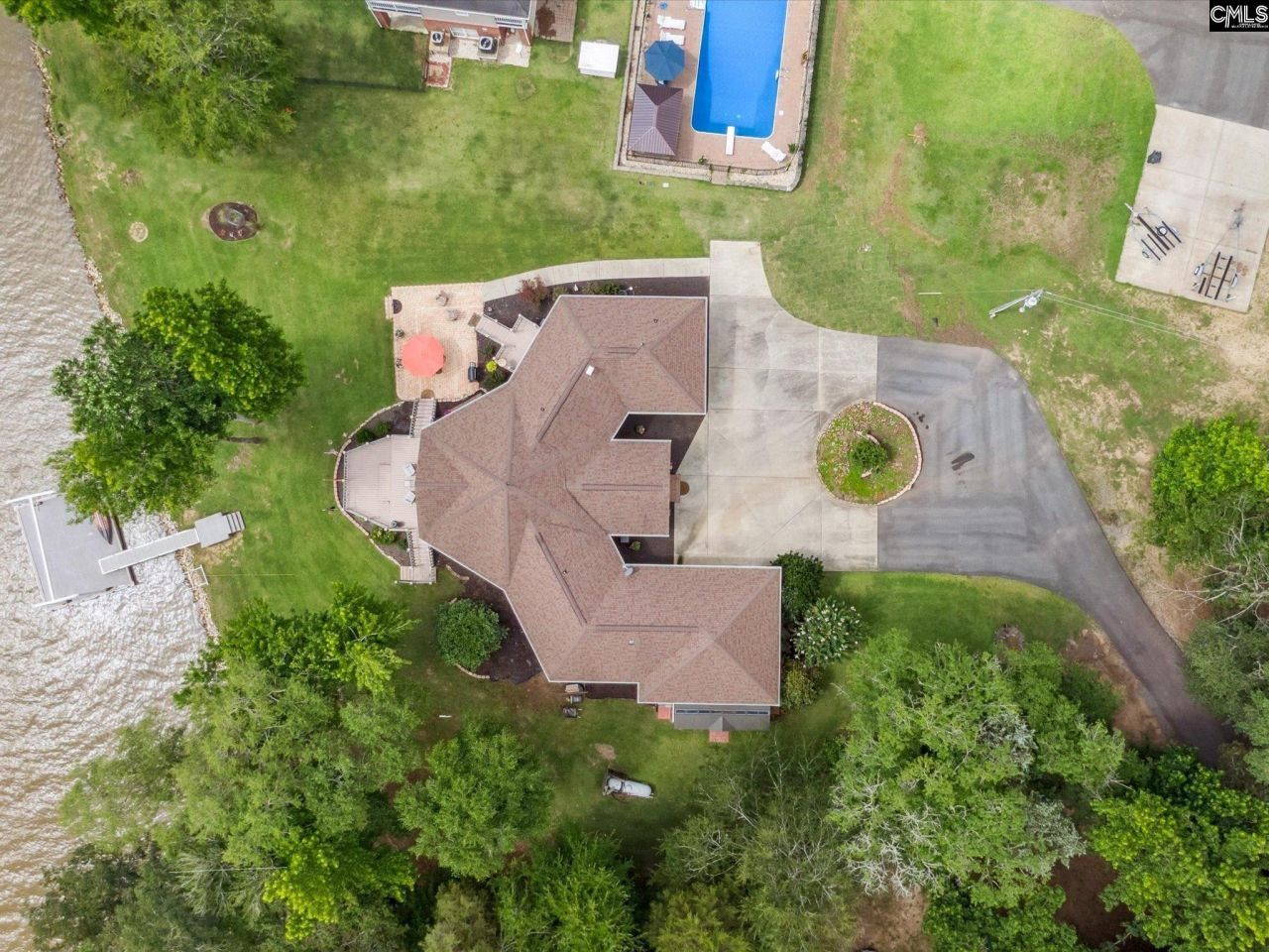 887 Living Waters Photo 4