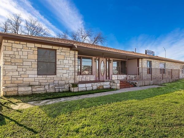 104 E 5th Street, Brady, TX 76825