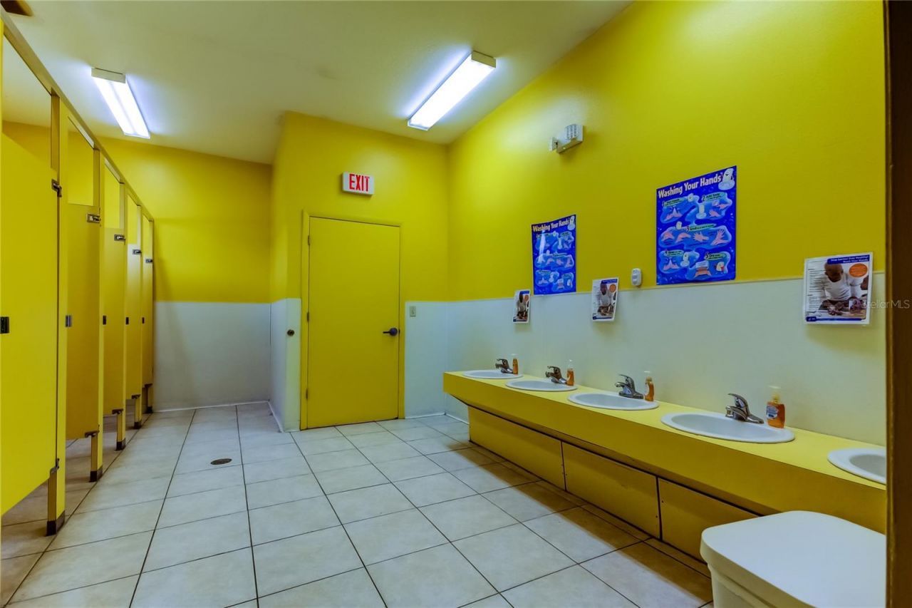 8816 W Robson St, Tampa, FL 33615 Photo