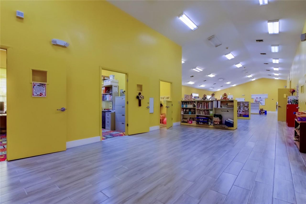 8816 W Robson St, Tampa, FL 33615 Photo