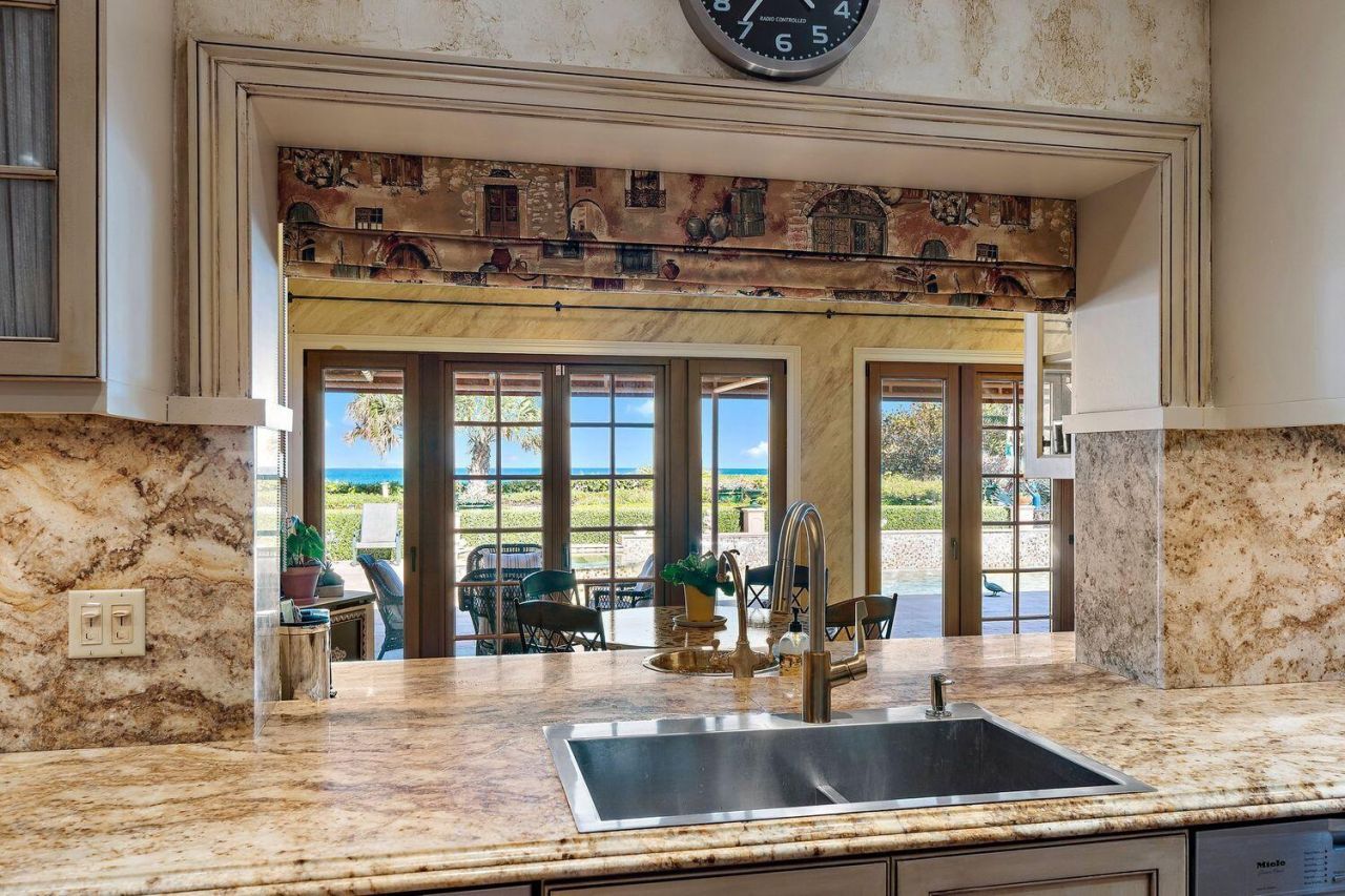 527 S Beach Road, Jupiter Island, FL 33455 Photo