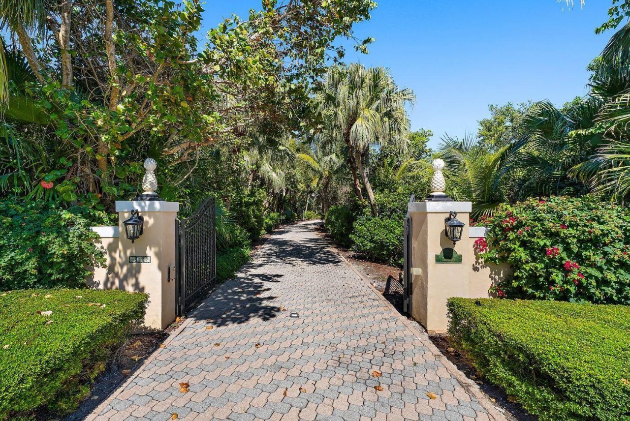 527 S Beach Road, Jupiter Island, FL 33455 Photo
