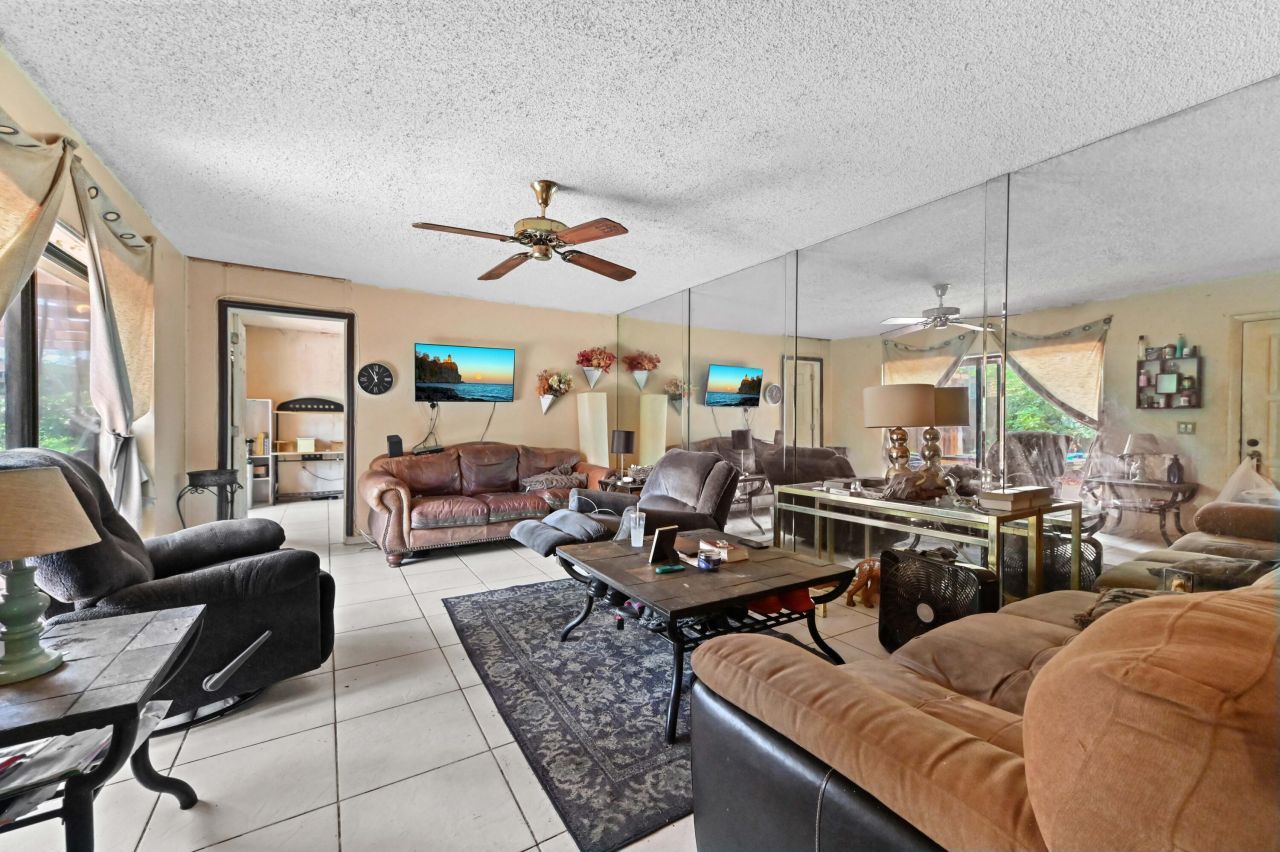 2423 24th Lane, Greenacres, FL 33463 Photo