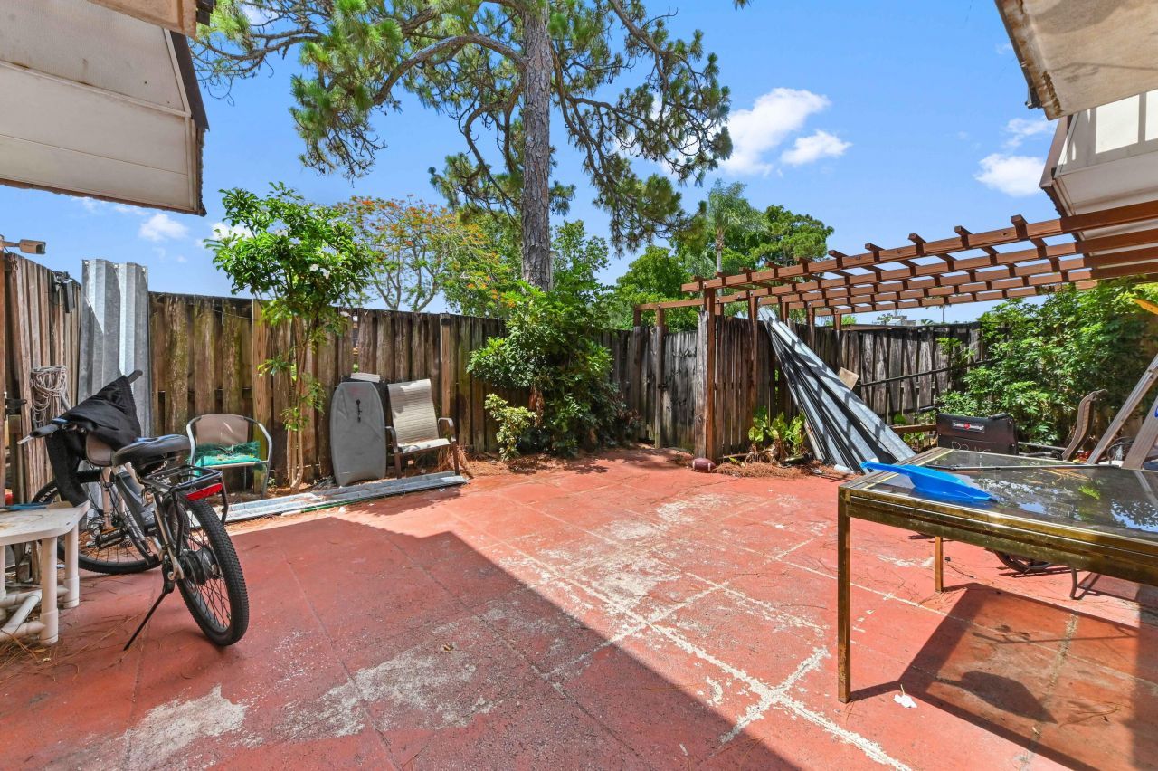 2423 24th Lane, Greenacres, FL 33463 Photo