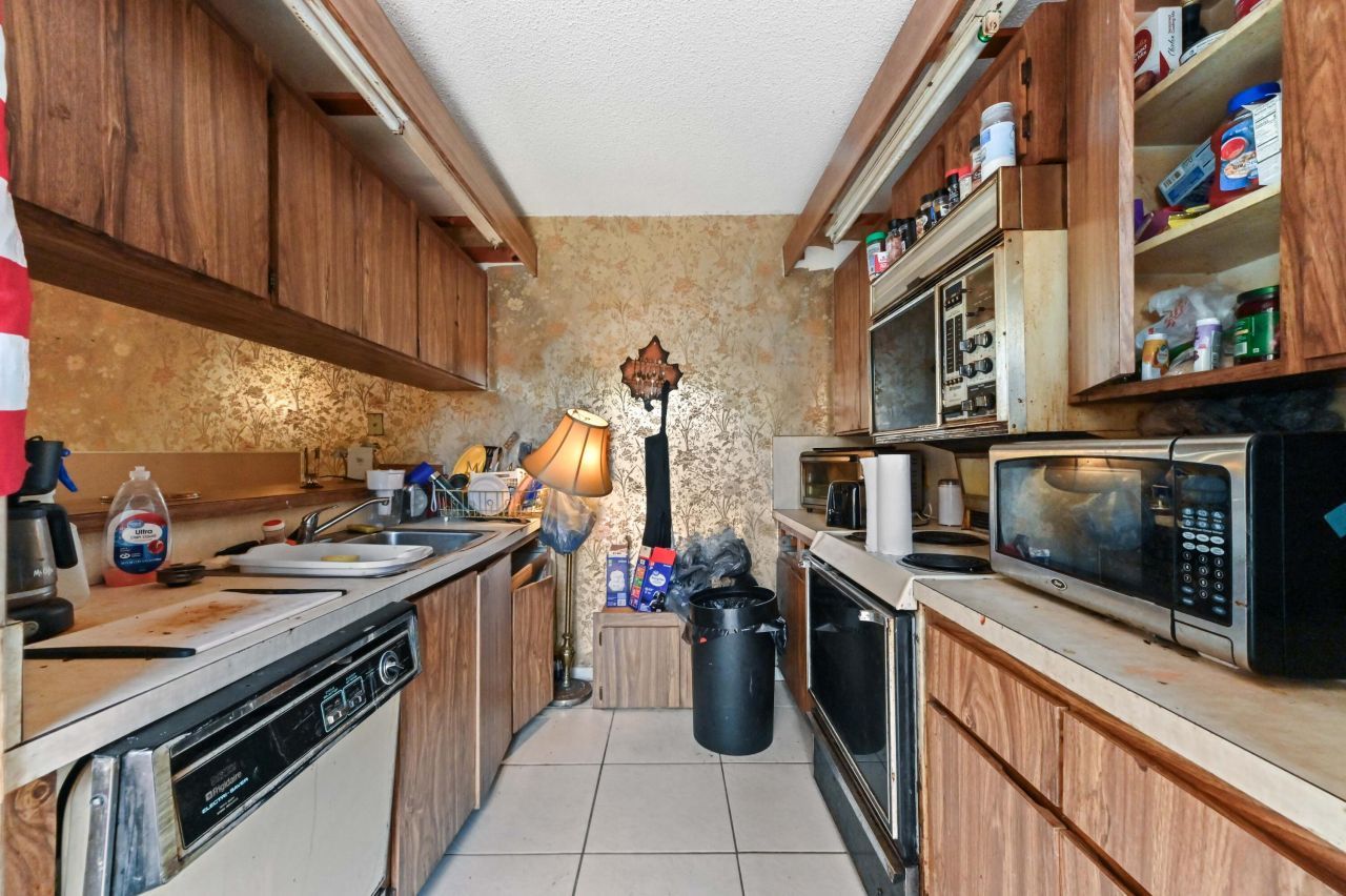 2423 24th Lane, Greenacres, FL 33463 Photo