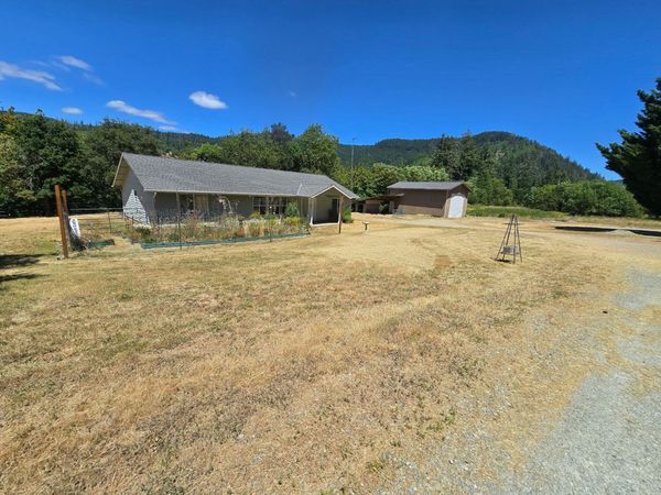 2157 Ferguson Lane, Days Creek, OR 97429