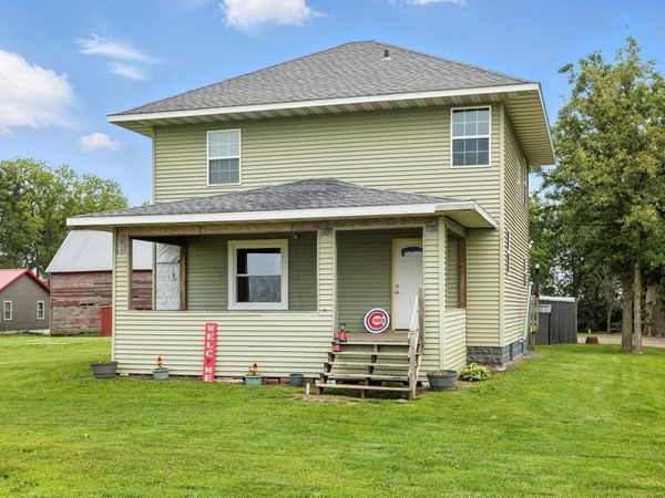 884 E 1200n Road, Melvin, IL 60952