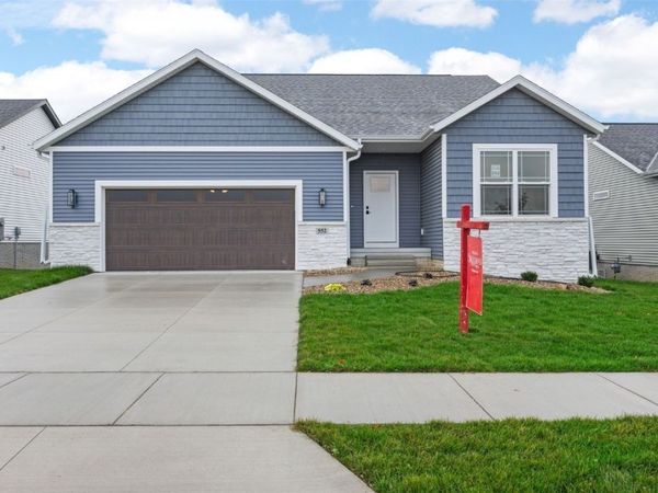 552 Davis Drive NE, Mount Vernon, IA 52314