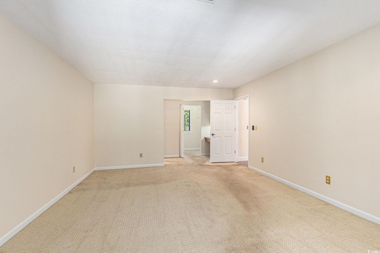 137 Hickory Dr. Photo 23