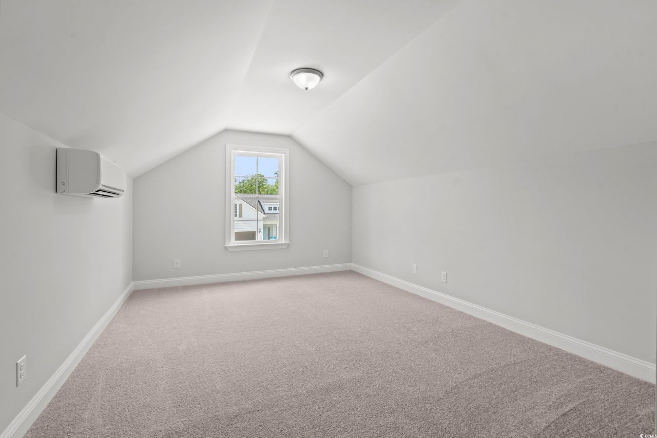 5009 Shore Breeze Dr. Photo 22