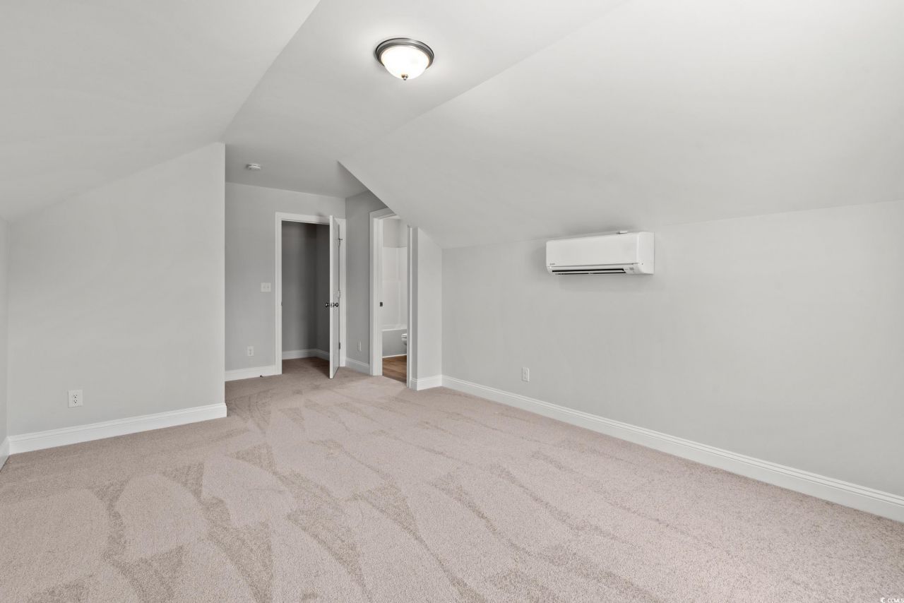 5009 Shore Breeze Dr. Photo 23