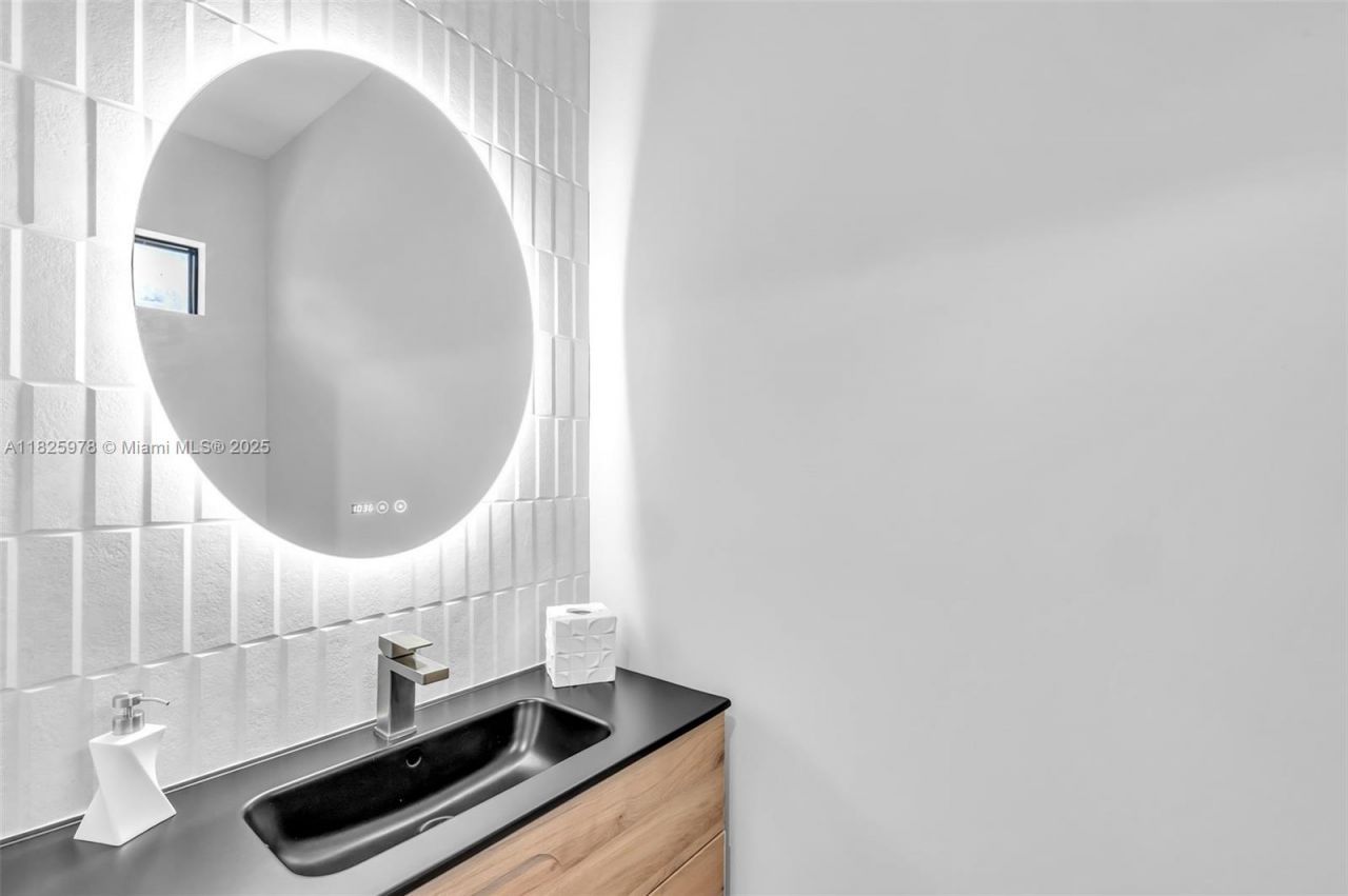 808 SW 9th St, Unit 808-A, Fort Lauderdale, FL 33315 Photo