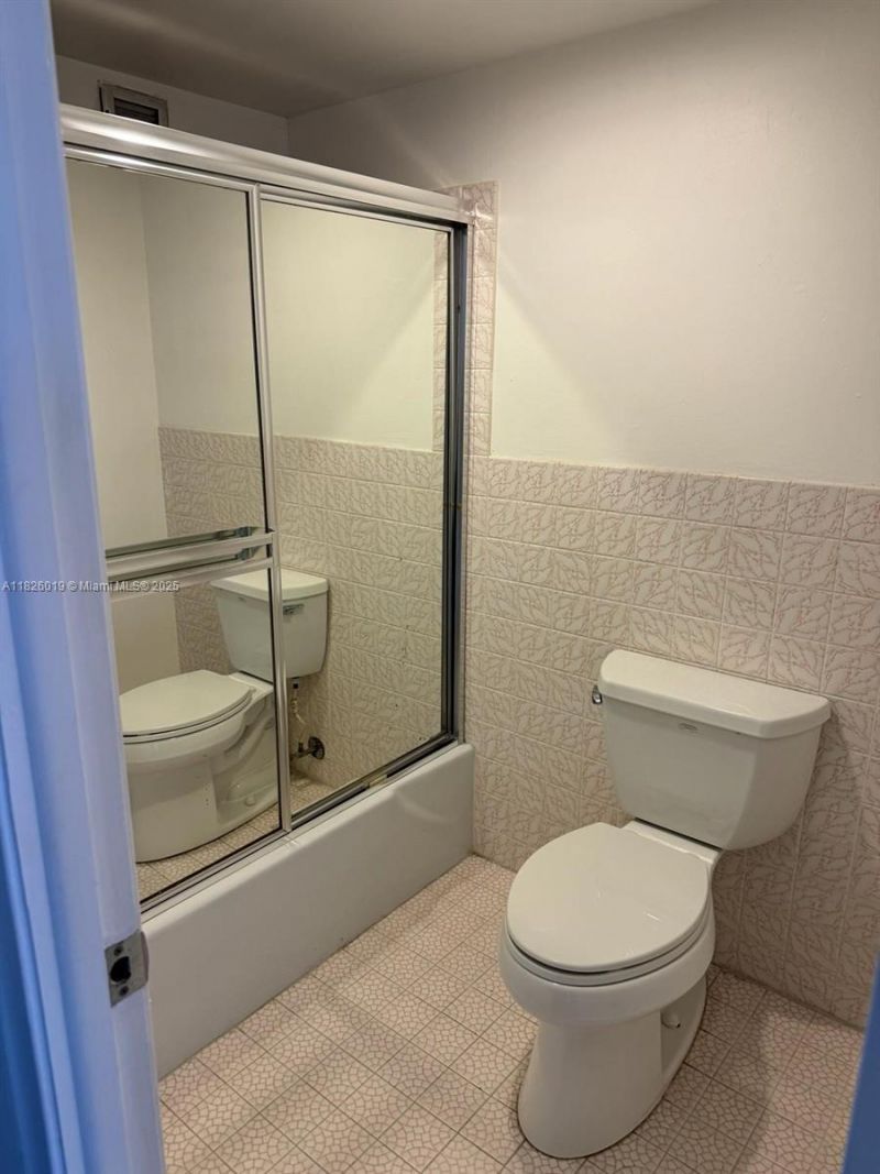 1825 S Ocean Dr, Unit 514, Hallandale Beach, FL 33009 Photo