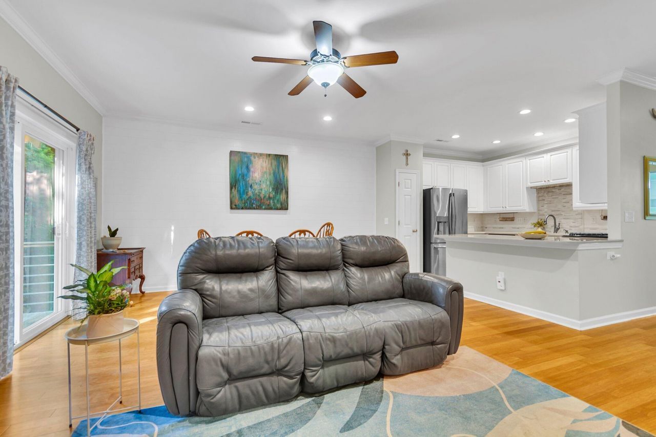 4030 Babbitt Street Photo 6