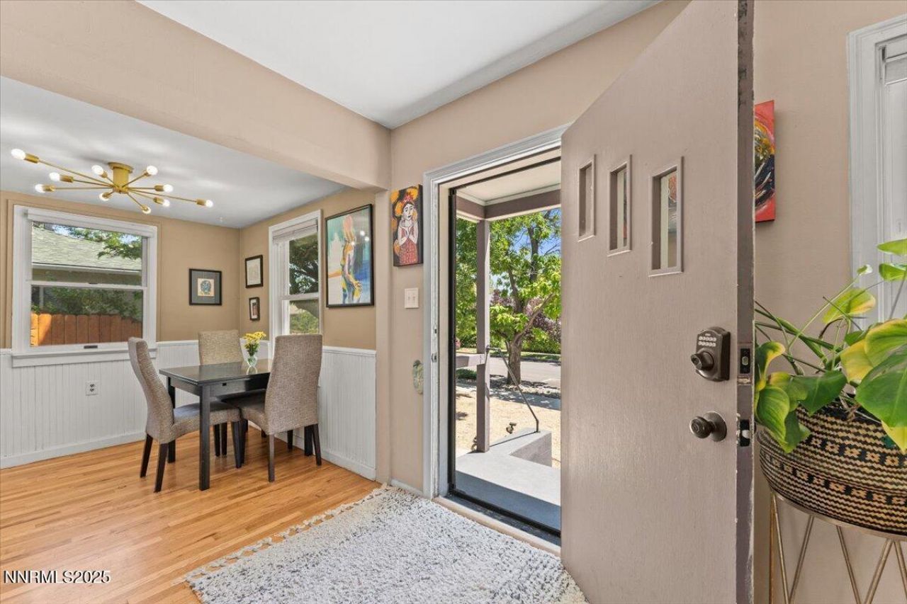 661 Thoma Street, Reno, NV 89502 Photo