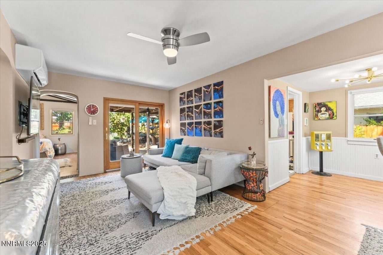 661 Thoma Street, Reno, NV 89502 Photo