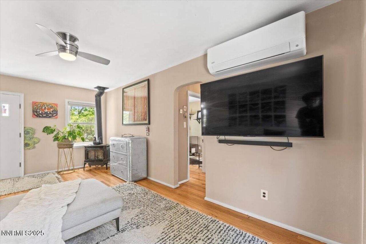 661 Thoma Street, Reno, NV 89502 Photo