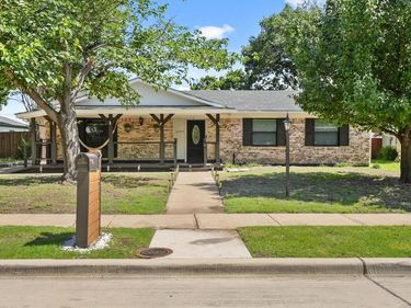 2795 Beechmont Drive, Dallas, TX 75228