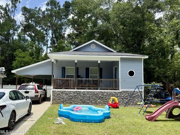 6088 E Hinds Street, Bay Saint Louis, MS 39520