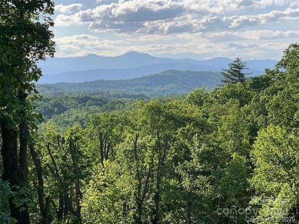 185 Crossvine Trail, Hendersonville, NC 28739