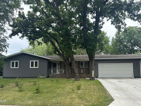 100 OAK Street E, Cavalier, ND 58220