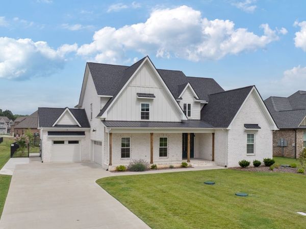 2707 Congress Dr, Murfreesboro, TN 37128