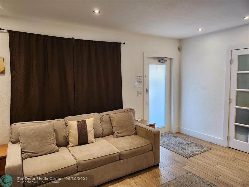 4610 NE 3rd Avenue, Fort Lauderdale, FL 33334 Photo