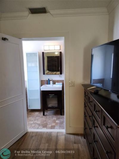 4610 NE 3rd Avenue, Fort Lauderdale, FL 33334 Photo