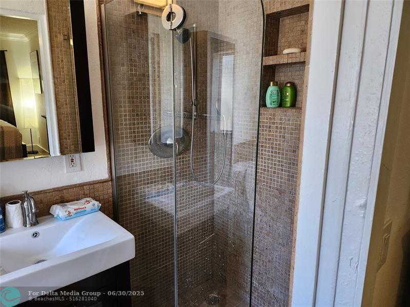 4610 NE 3rd Avenue, Fort Lauderdale, FL 33334 Photo