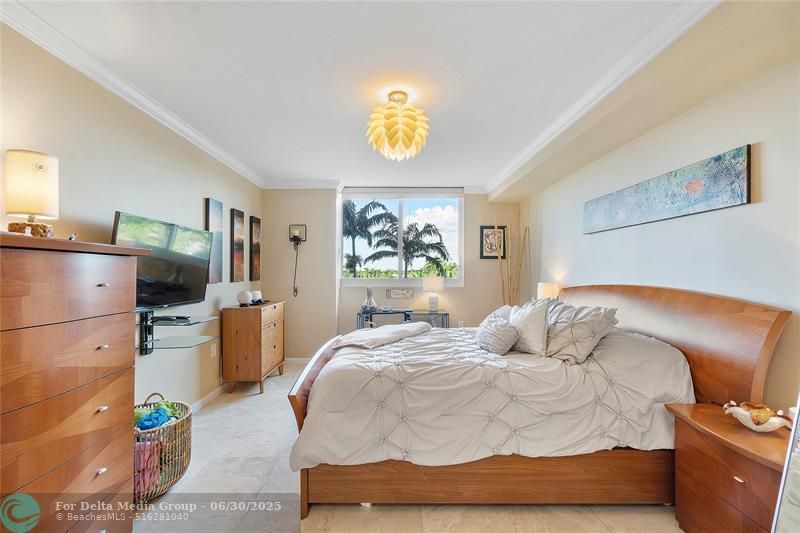 2011 N Ocean Boulevard, Unit 403, Fort Lauderdale, FL 33305 Photo