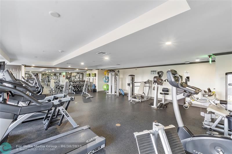 2011 N Ocean Boulevard, Unit 403, Fort Lauderdale, FL 33305 Photo