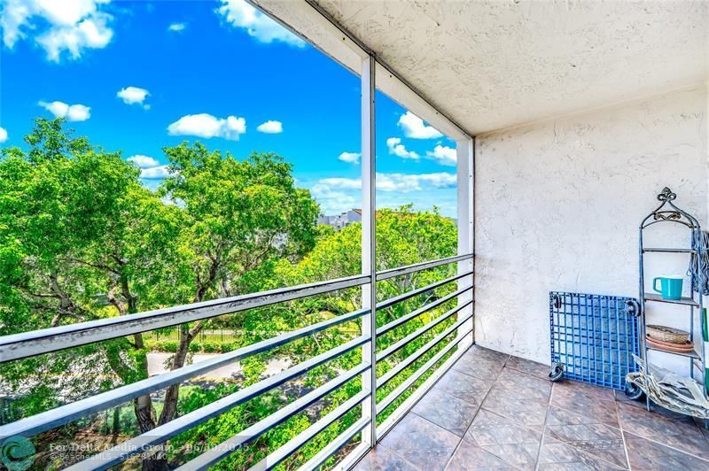 2860 Somerset Drive, Unit 404K, Lauderdale Lakes, FL 33311 Photo