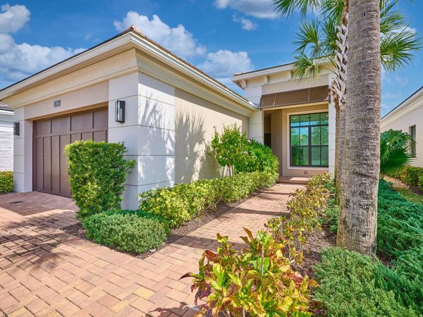 13501 Artisan Circle, Palm Beach Gardens, FL 33418