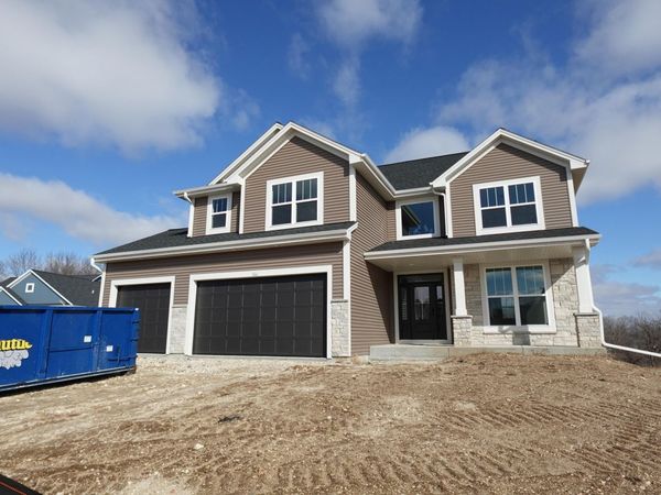 511 Woodside Ct, West Bend, WI 53095