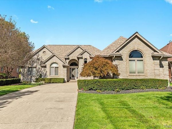 57563 Stonebriar Drive, Washington Twp, MI 48094