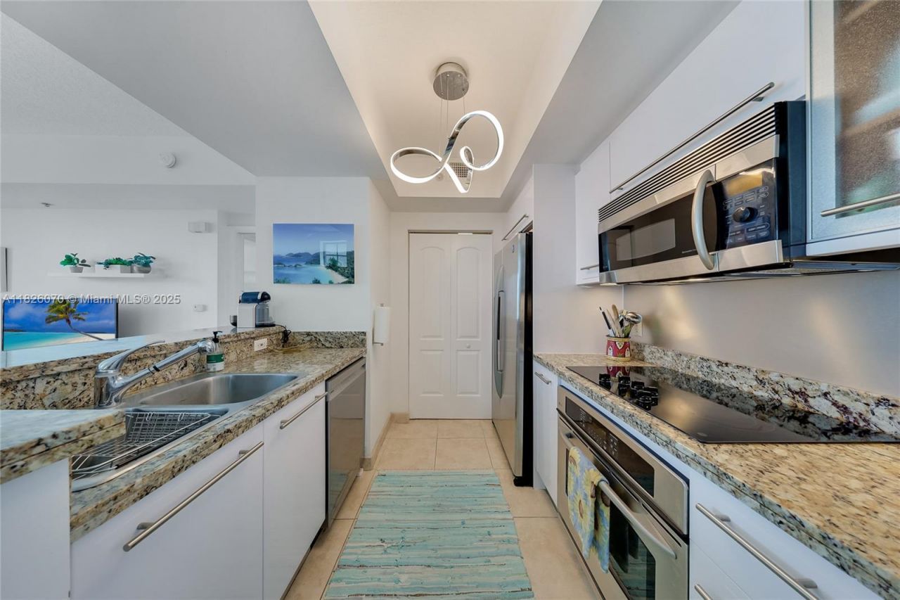 110 Washington Ave, Unit 1611, Miami Beach, FL 33139 Photo