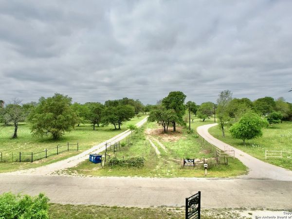 191.5 AC CR 770, Natalia, TX 78059