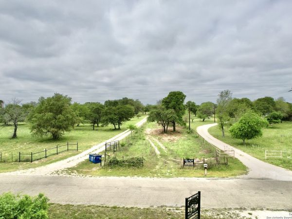 369.4 AC CR 7711, Devine, TX 78016