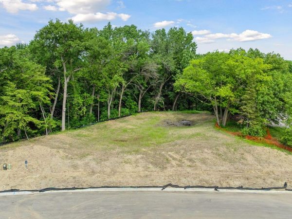 12802 Woodhaven Place, Minnetonka, MN 55305