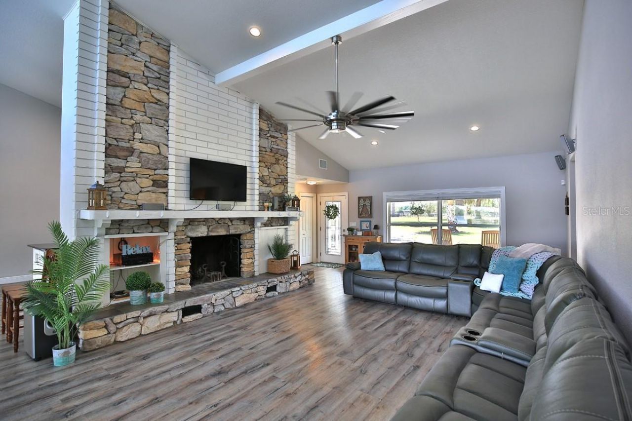 10893 SE 141 Avenue Road, Ocklawaha, FL 32179 Photo